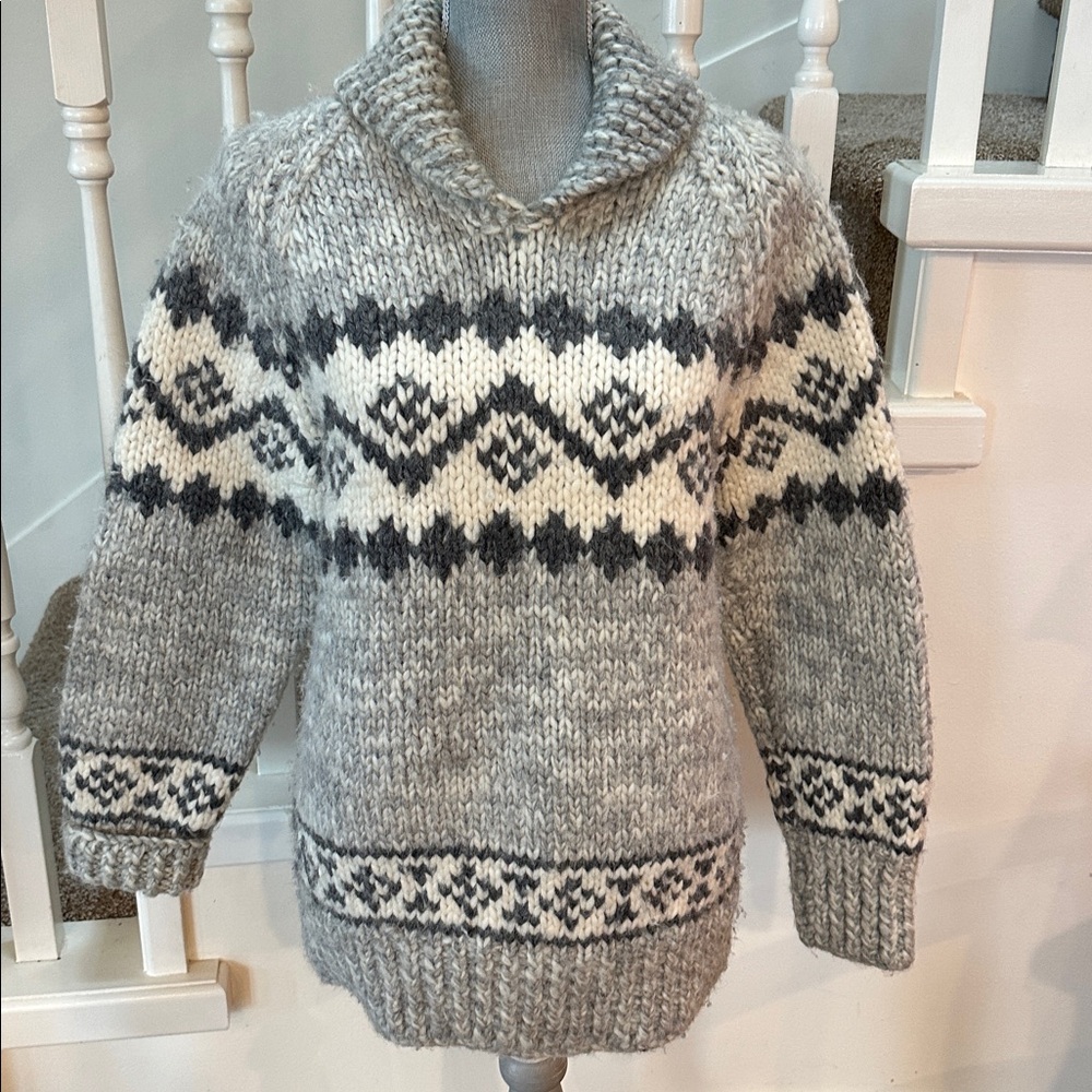 Cowichan Wool
Sweater